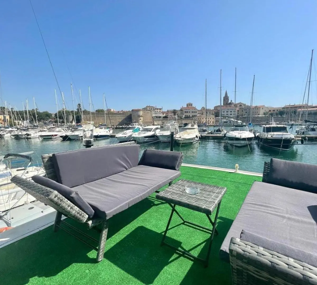Houseboat Blueseadream Dolphin Casetta Galleggiante Alghero Italy